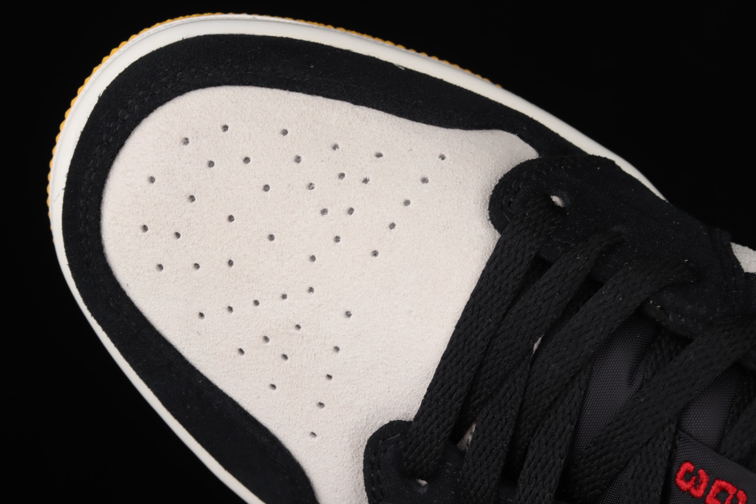 Jordan 1 Low Sail University Gold Black 553558-127