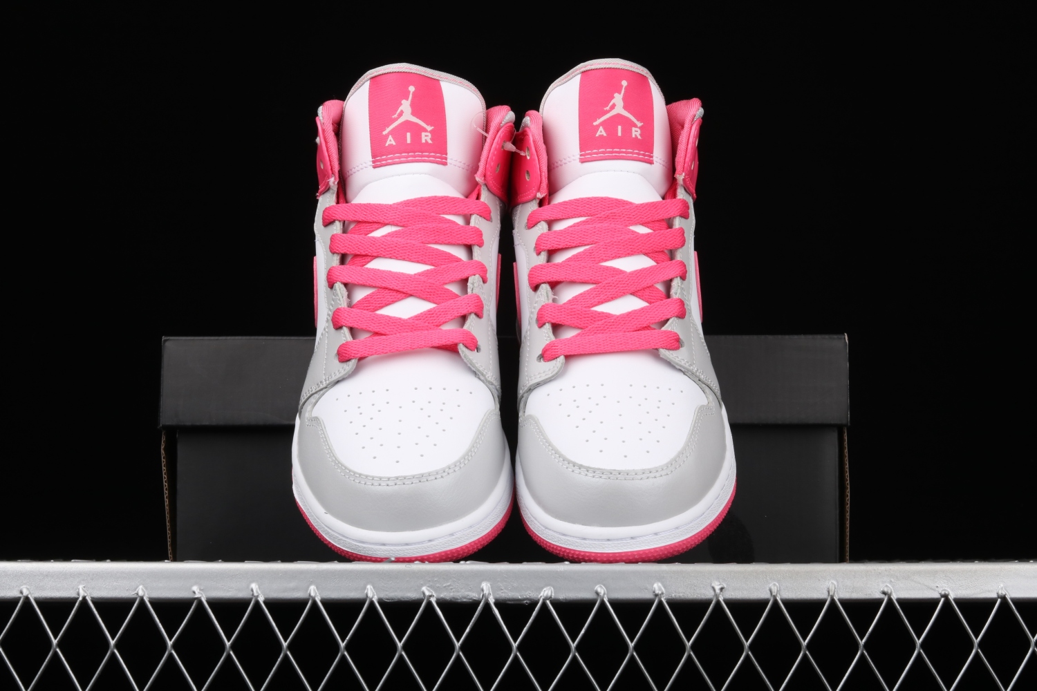 AIR JORDAN GIRLS 1 MID (GS) 555112-109