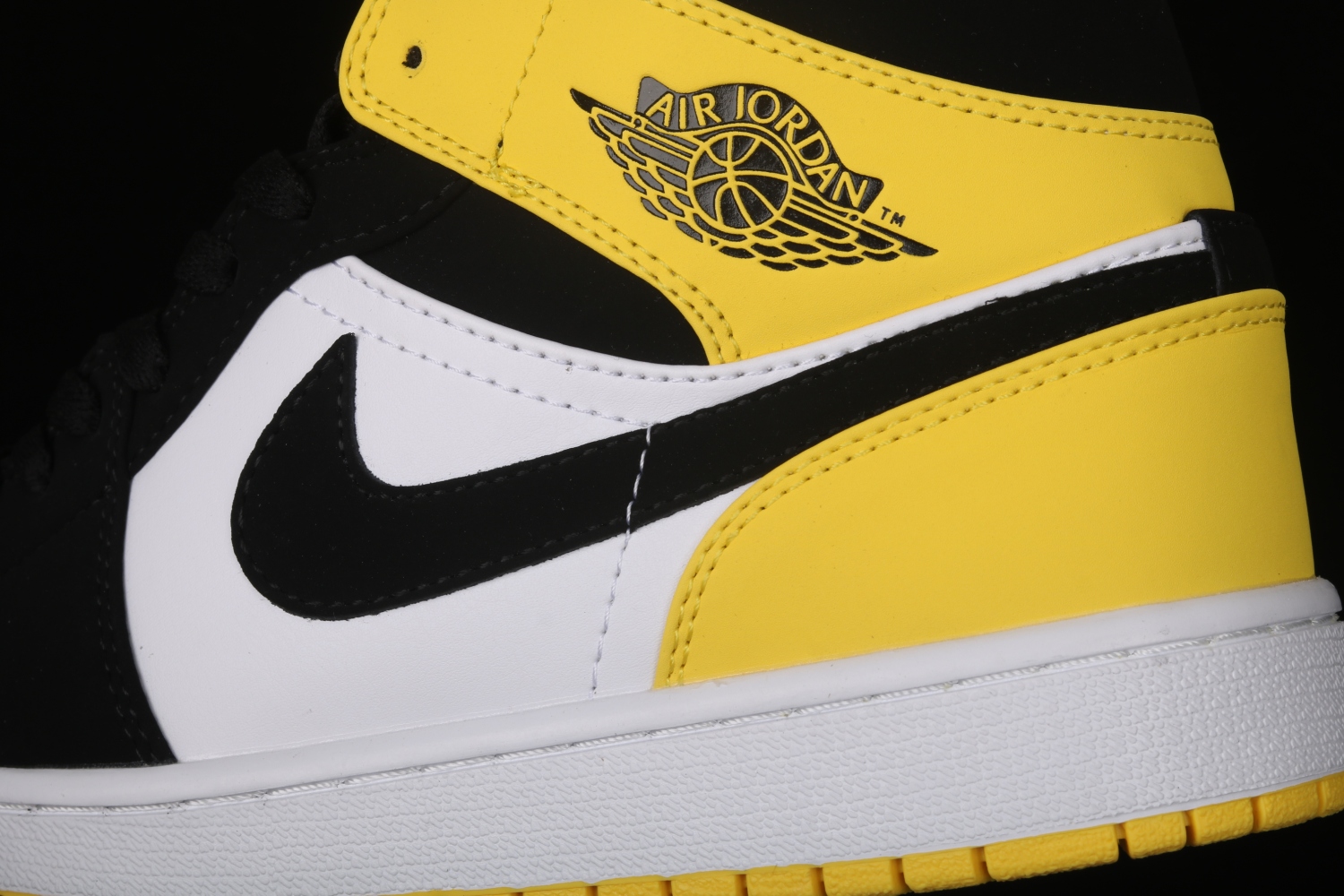 Air Jordan 1 Mid Yellow Toe Black 852542-071