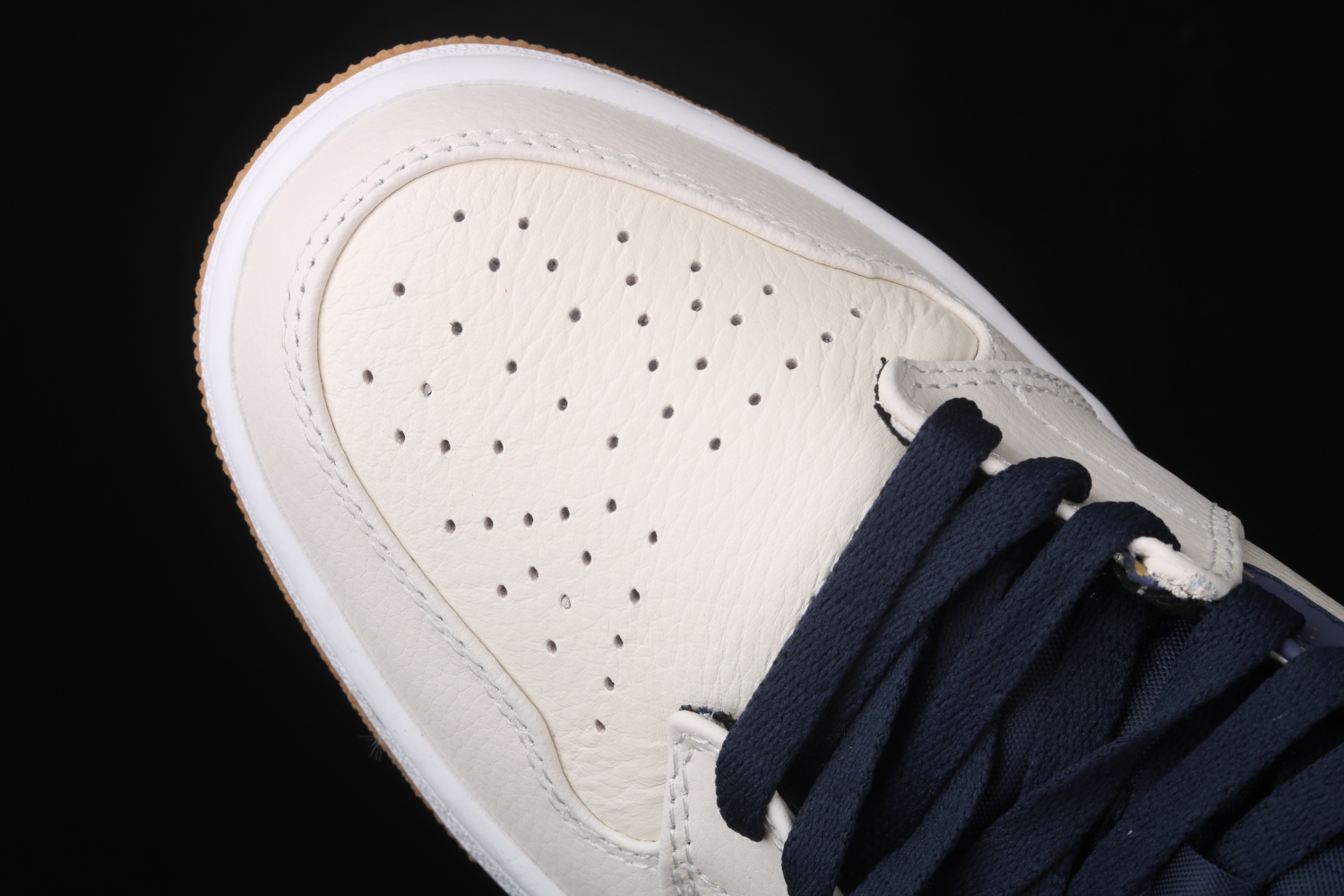 Air Jordan 1 Retro Mid Jeter AH6342-104