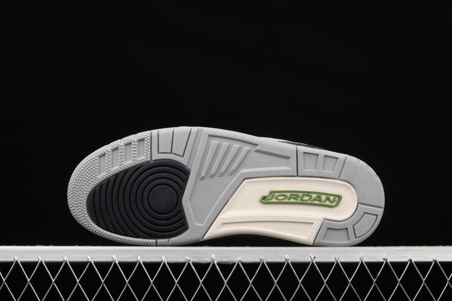 Air Jordan 3 Retro Chlorophyll 136064-006