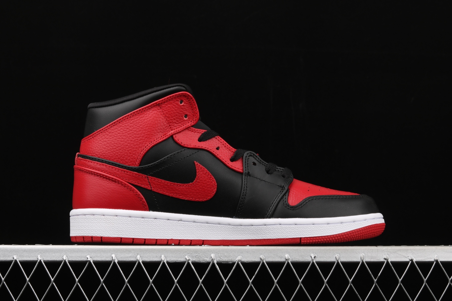 Jordan 1 Mid Banned (2020) 554724-074