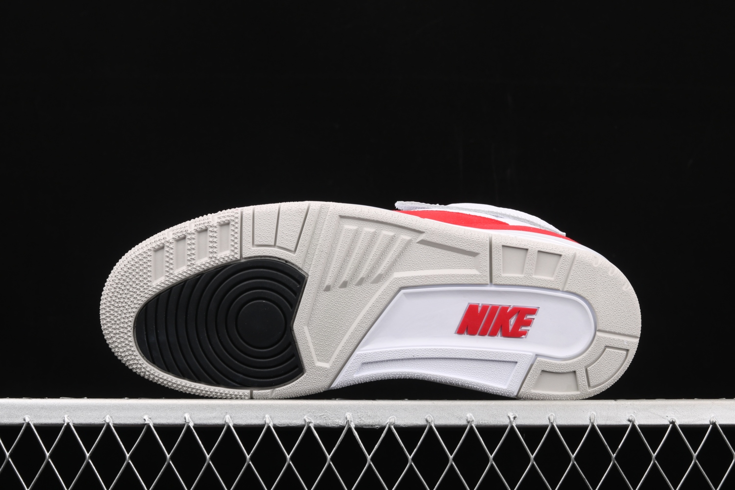 Jordan 3 Retro Tinker White University Red CJ0939-100