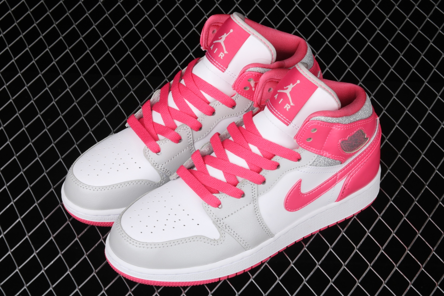 AIR JORDAN GIRLS 1 MID (GS) 555112-109