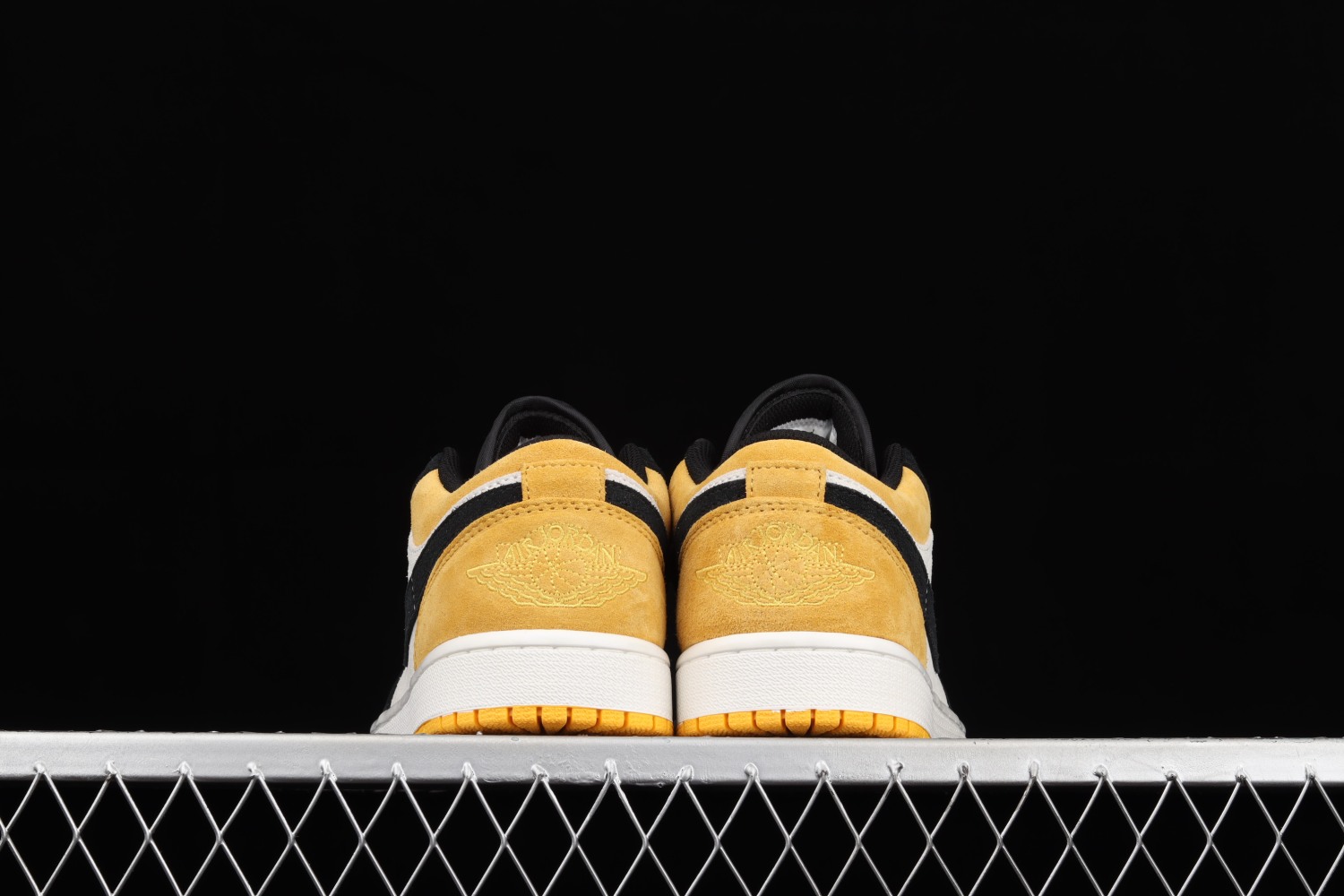 Jordan 1 Low Sail University Gold Black 553558-127