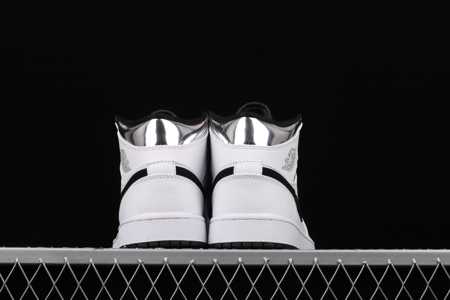 Jordan 1 Mid Alternate Think 16 554724-121