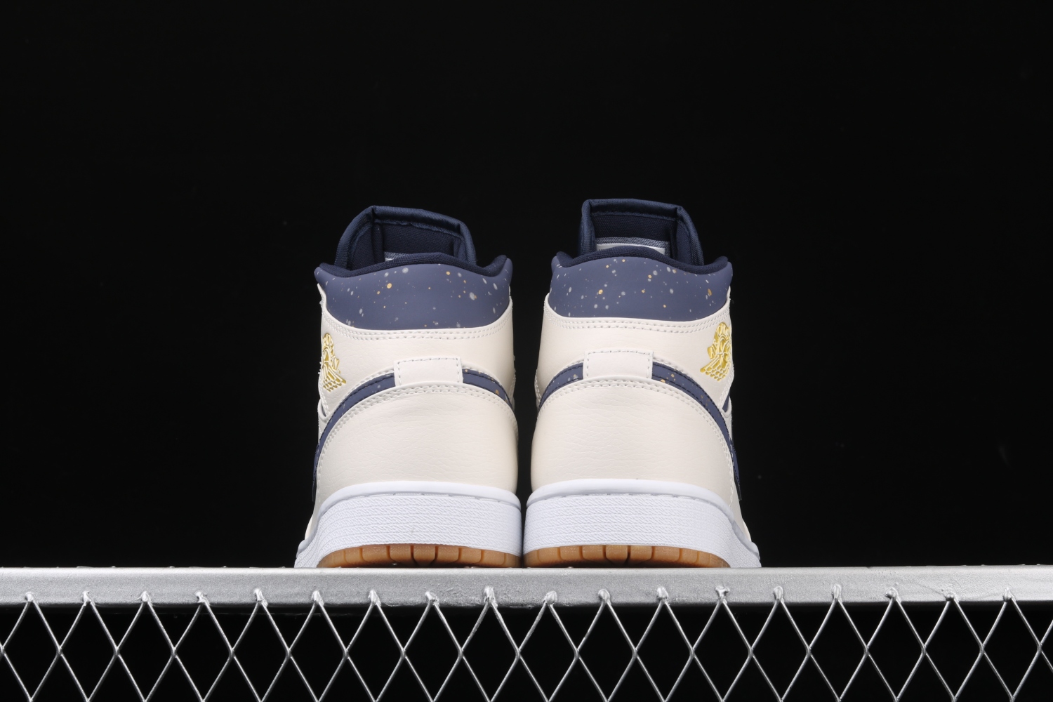 Air Jordan 1 Retro Mid Jeter AH6342-104