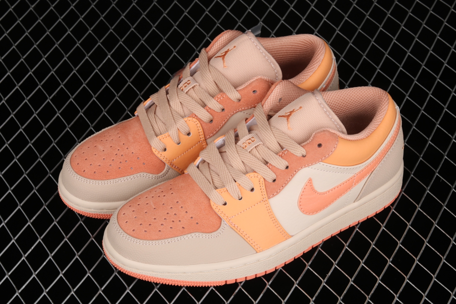 Jordan 1 Low  Apricot Orange (W)  DH4271-800
