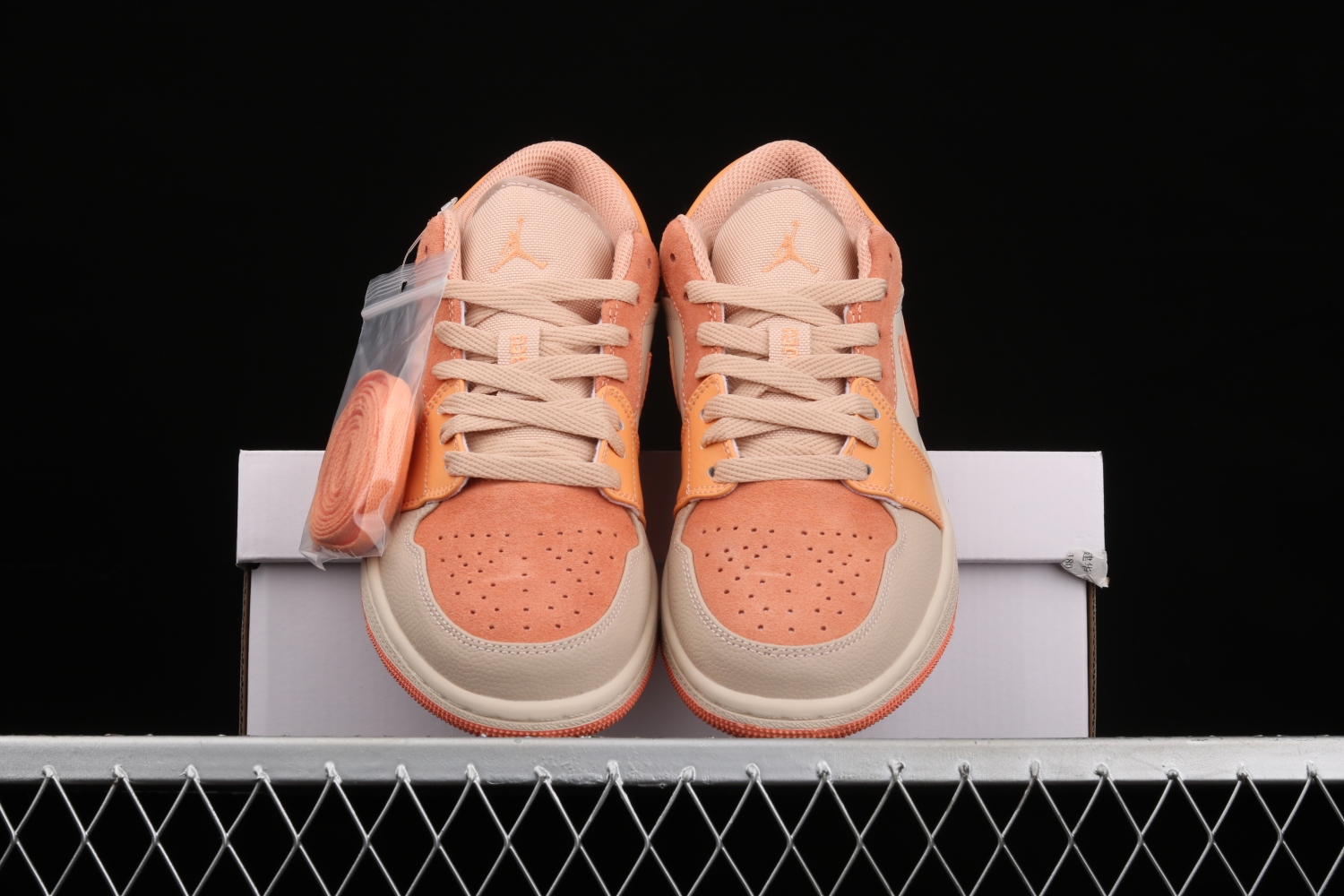 Jordan 1 Low  Apricot Orange (W)  DH4271-800