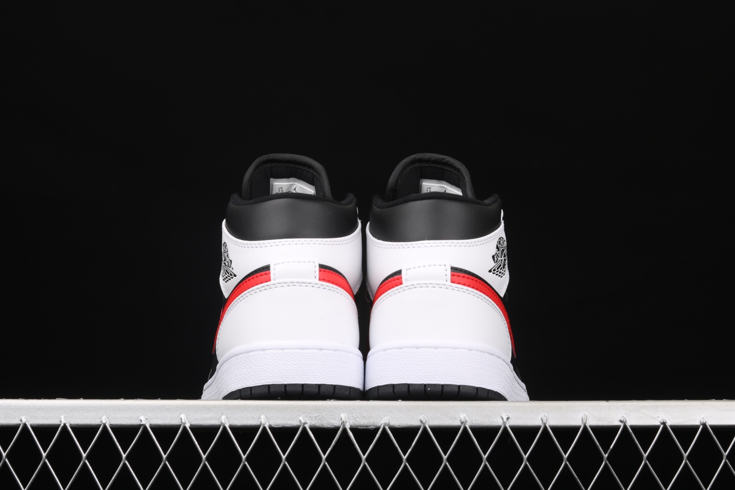 Jordan 1 Mid Black Chile Red White 554724-075