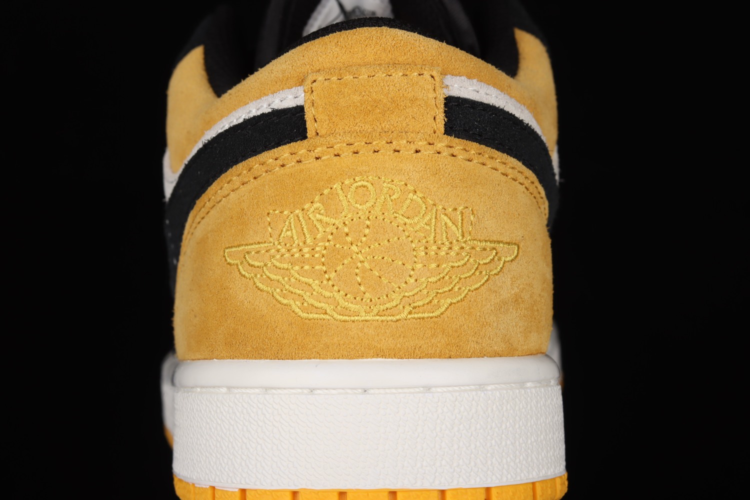 Jordan 1 Low Sail University Gold Black 553558-127