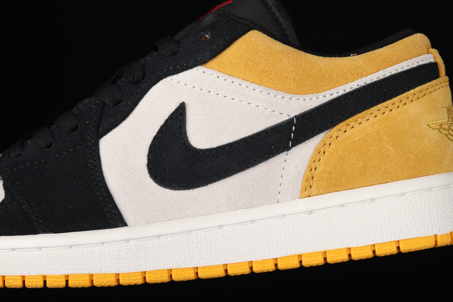 Jordan 1 Low Sail University Gold Black 553558-127