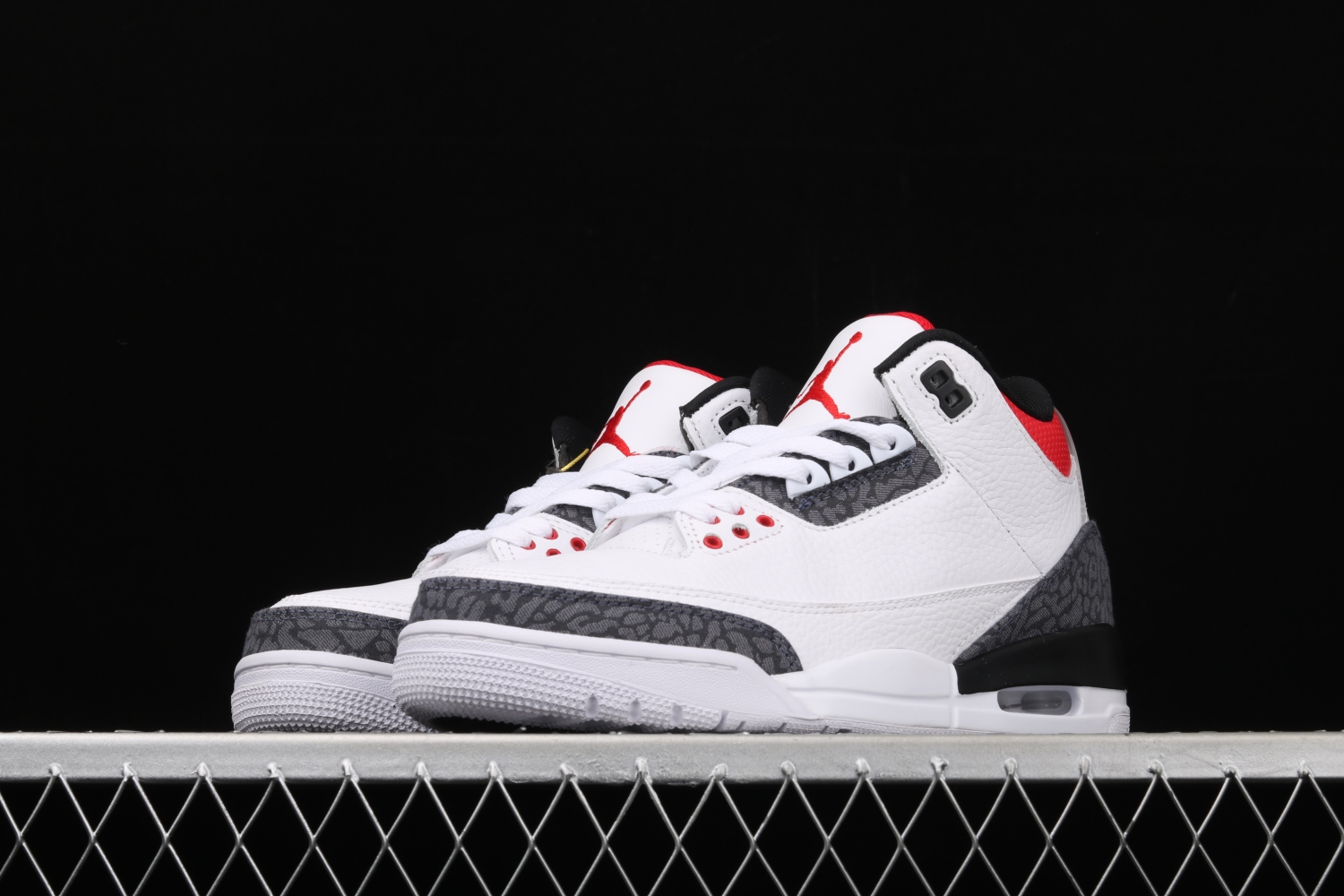 Jordan 3 Retro SE Fire Red Denim (2020) CZ6431-100