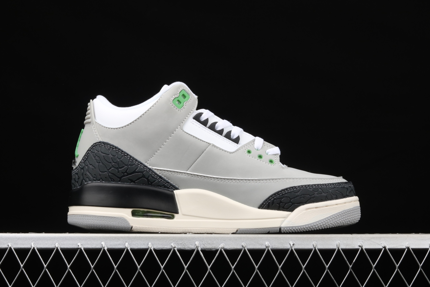 Air Jordan 3 Retro Chlorophyll 136064-006