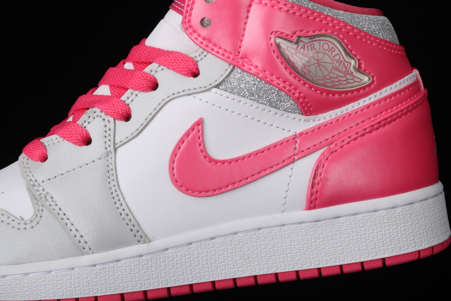 AIR JORDAN GIRLS 1 MID (GS) 555112-109