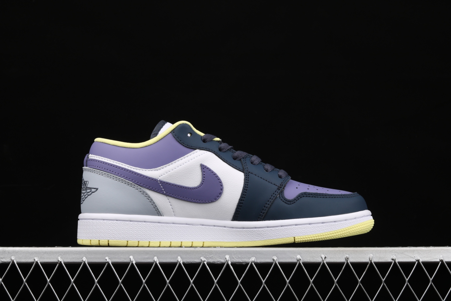 Jordan 1 Low Purple Magenta (W) DJ4342-400