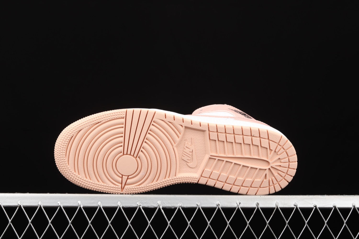 Jordan 1 Mid Arctic Orange Black Toe (GS) 554725-133