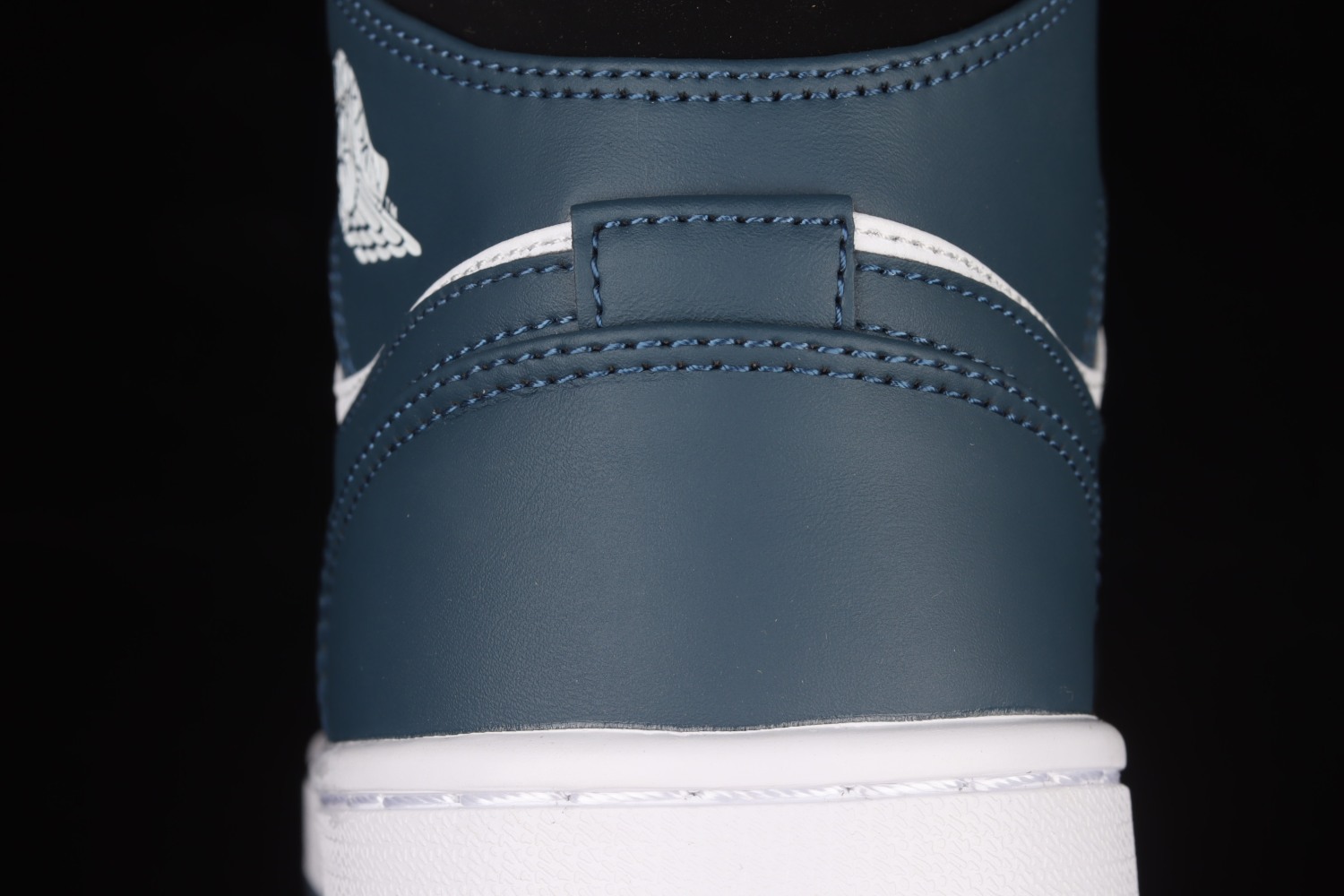 Jordan 1 Mid Armory Navy 554724-411