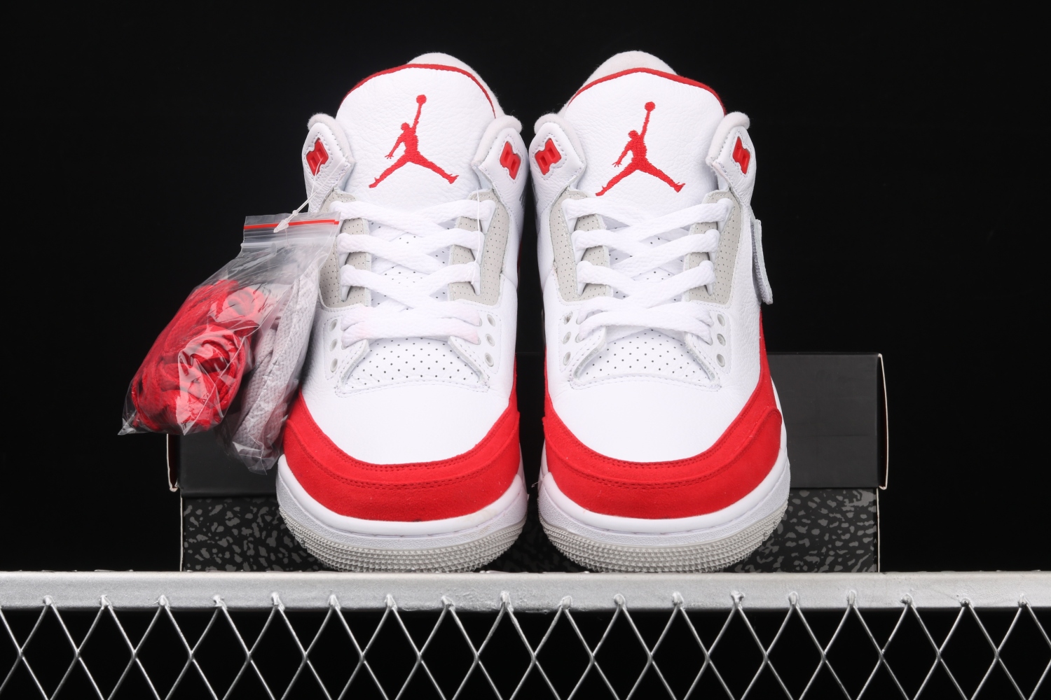 Jordan 3 Retro Tinker White University Red CJ0939-100