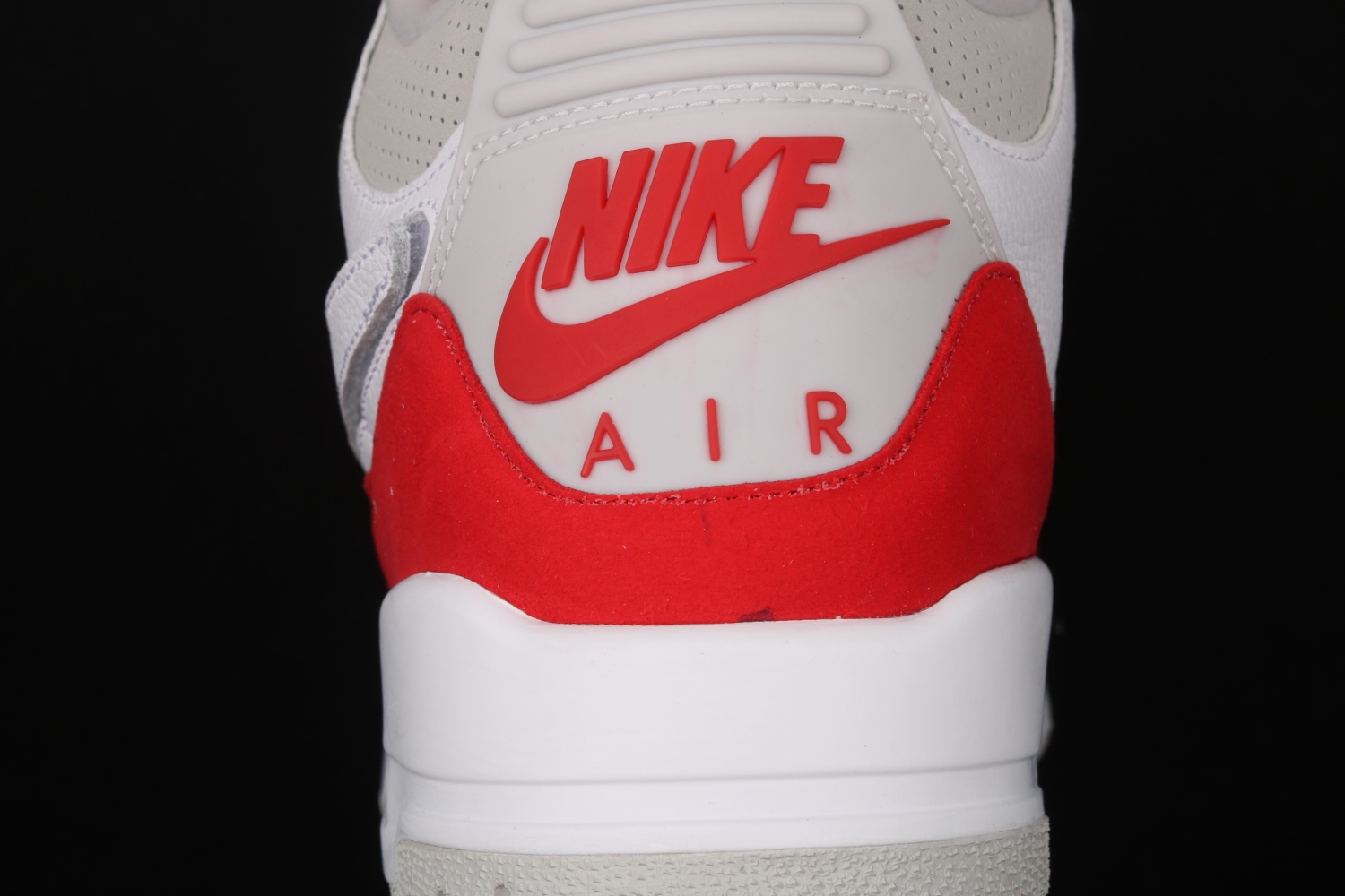 Jordan 3 Retro Tinker White University Red CJ0939-100
