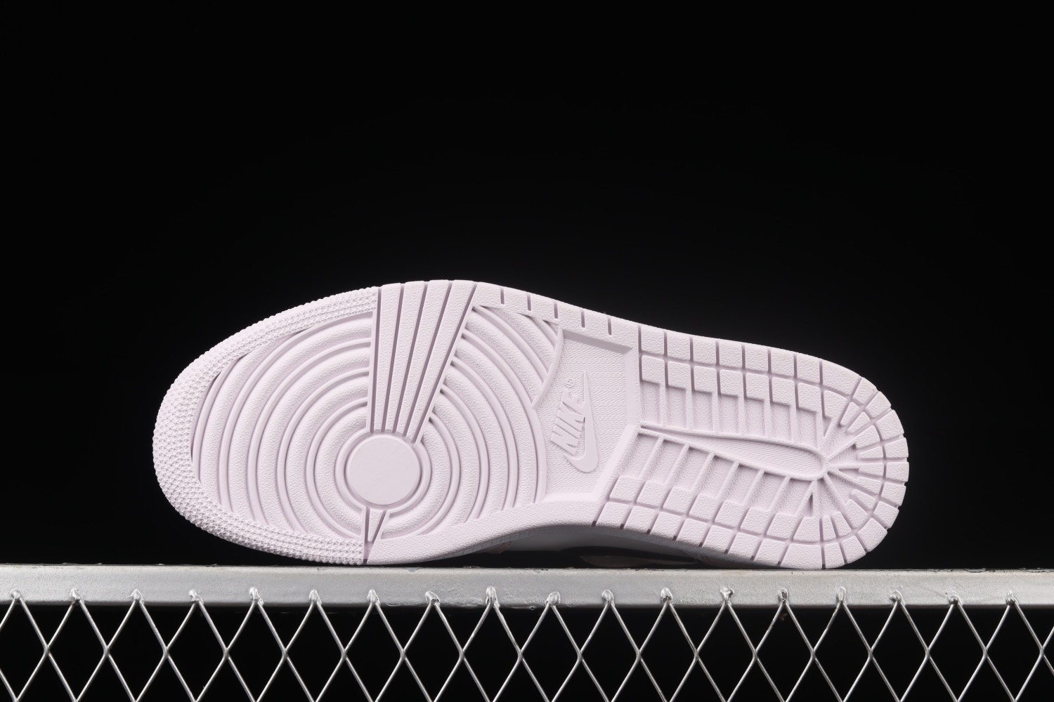 Jordan 1 Mid Barely Rose (W) BQ6472-500