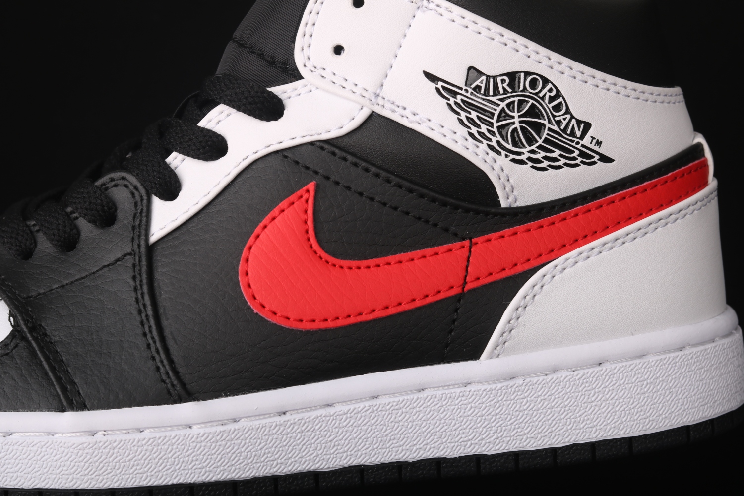Jordan 1 Mid Black Chile Red White 554724-075