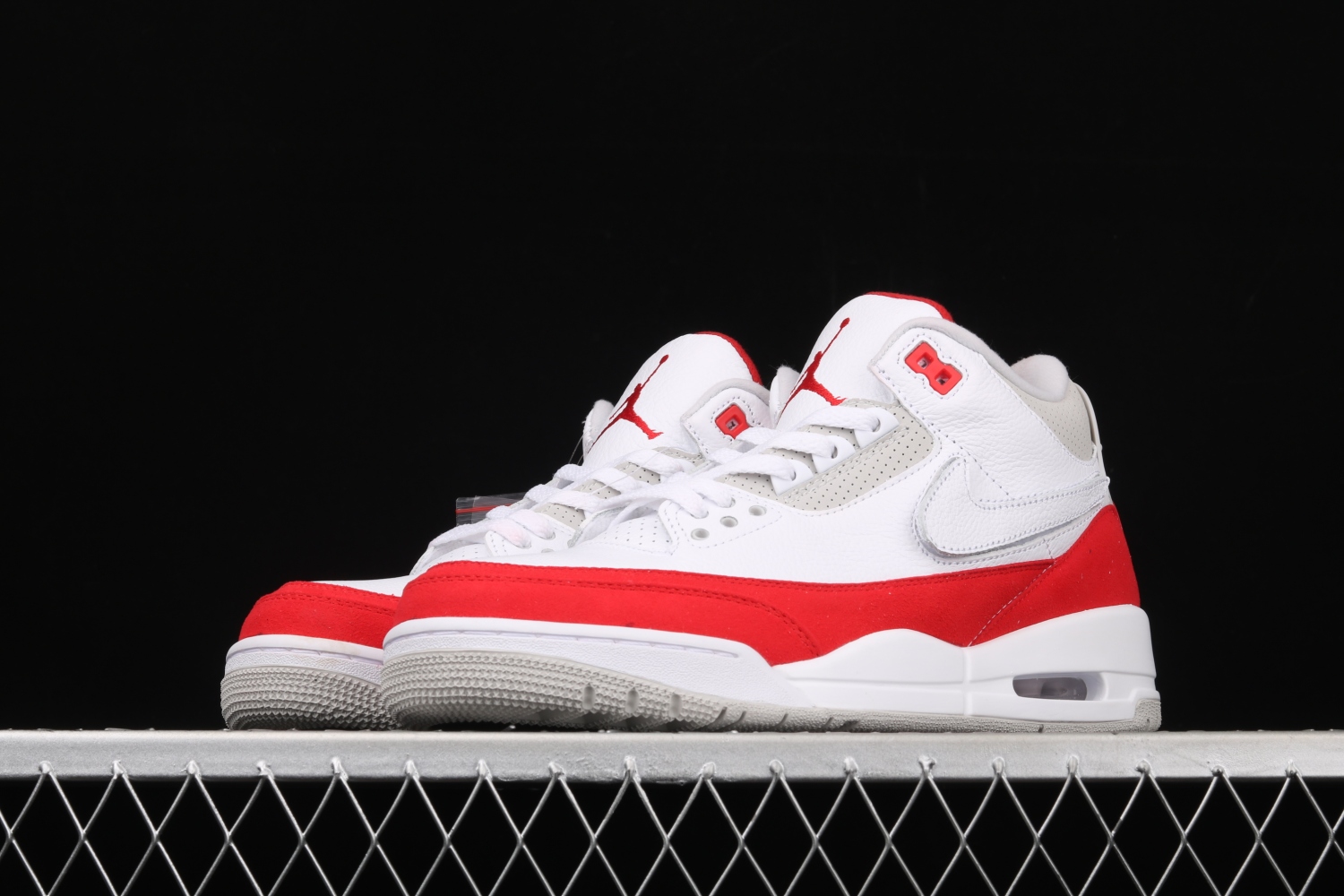Jordan 3 Retro Tinker White University Red CJ0939-100