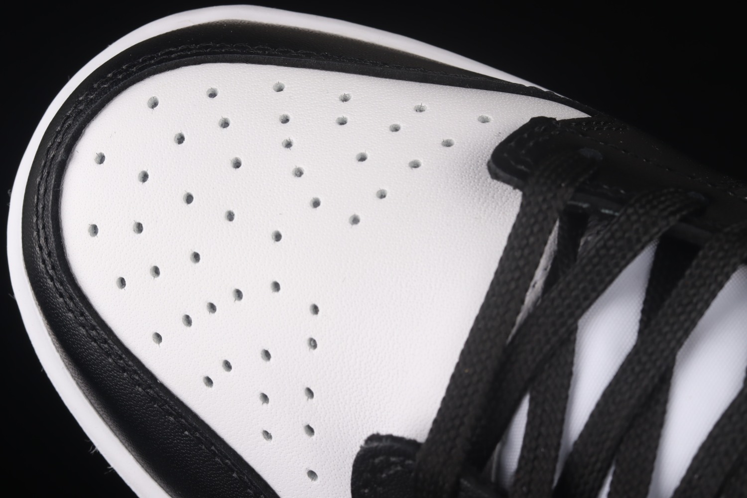 Nike Dunk Low Retro White Black (2021)  DD1391-100