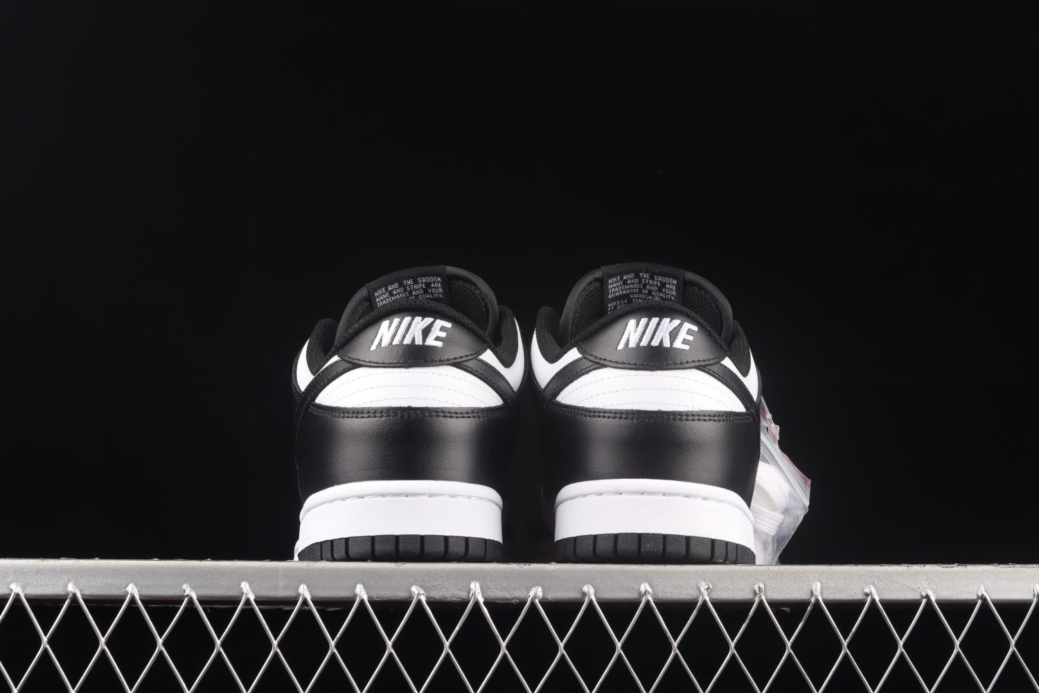 Nike Dunk Low Retro White Black (2021)  DD1391-100