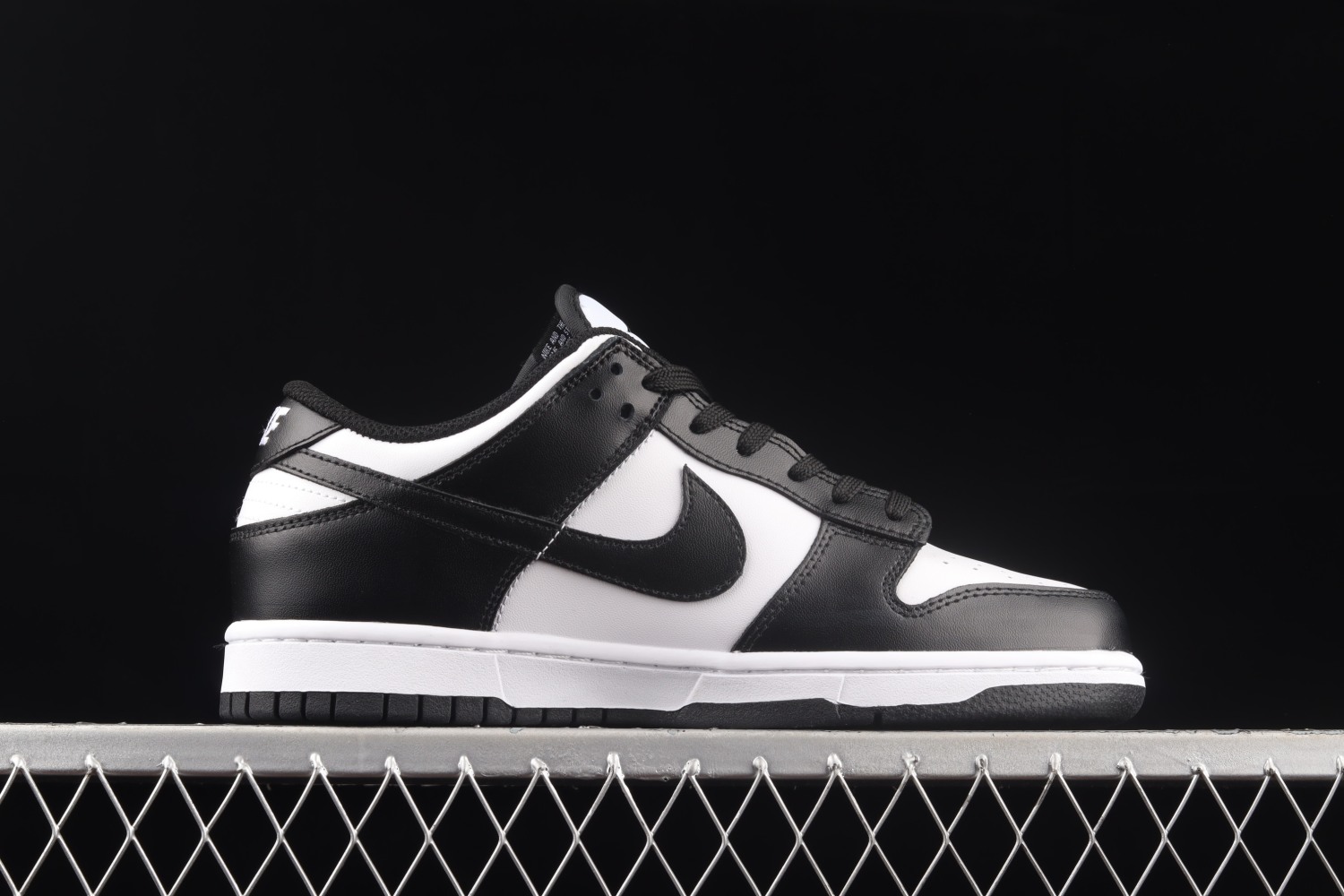 Nike Dunk Low Retro White Black (2021)  DD1391-100