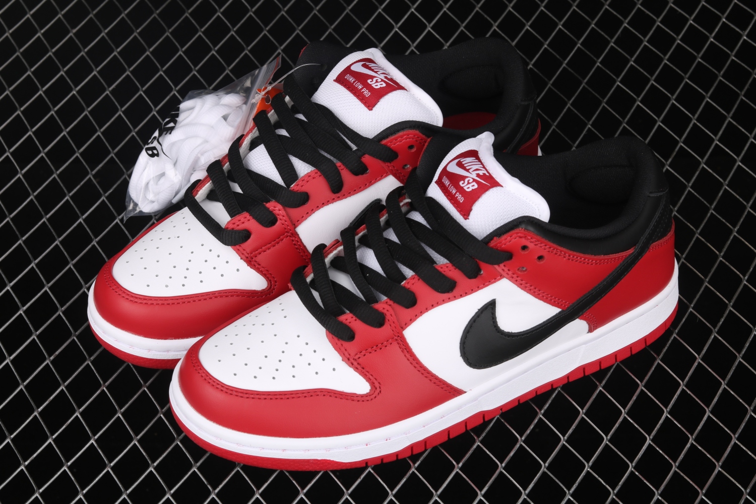 Nike SB Dunk Low J-Pack Chicago BQ6817-600