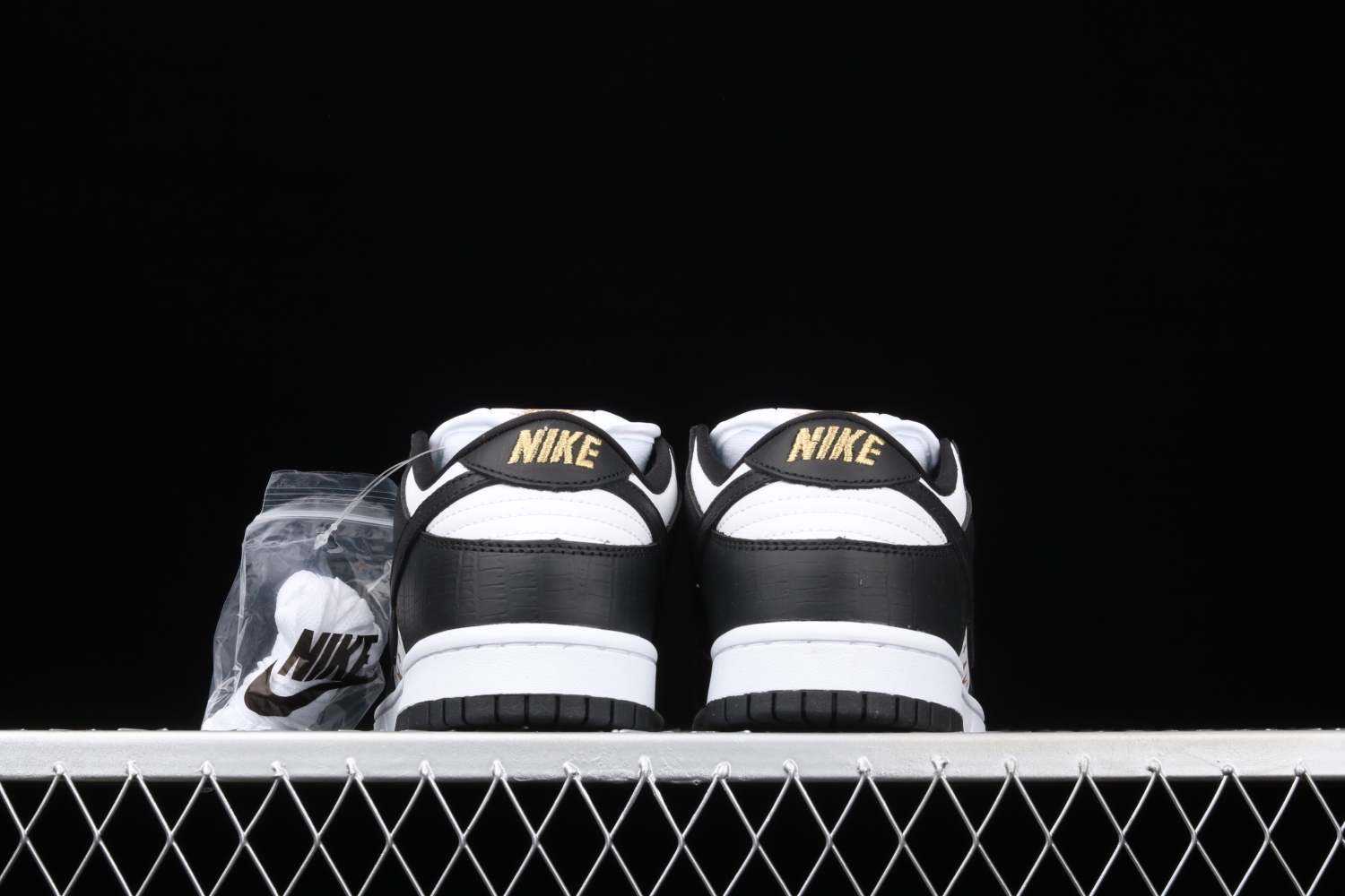 Nike SB Dunk Low Supreme Stars Black (2021) DH3228-102