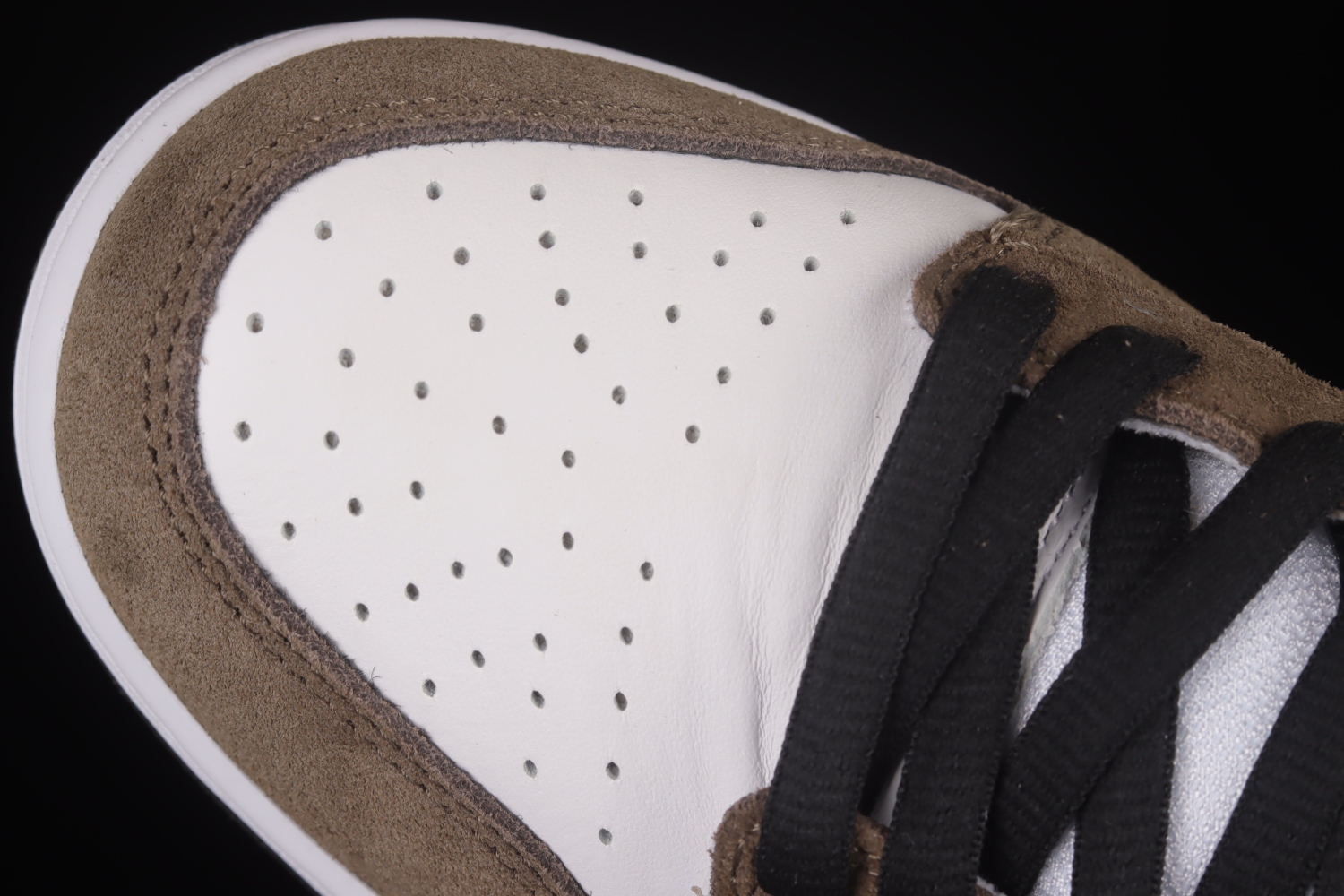 Nike SB Dunk Low White Black Trail End Brown 304292-102