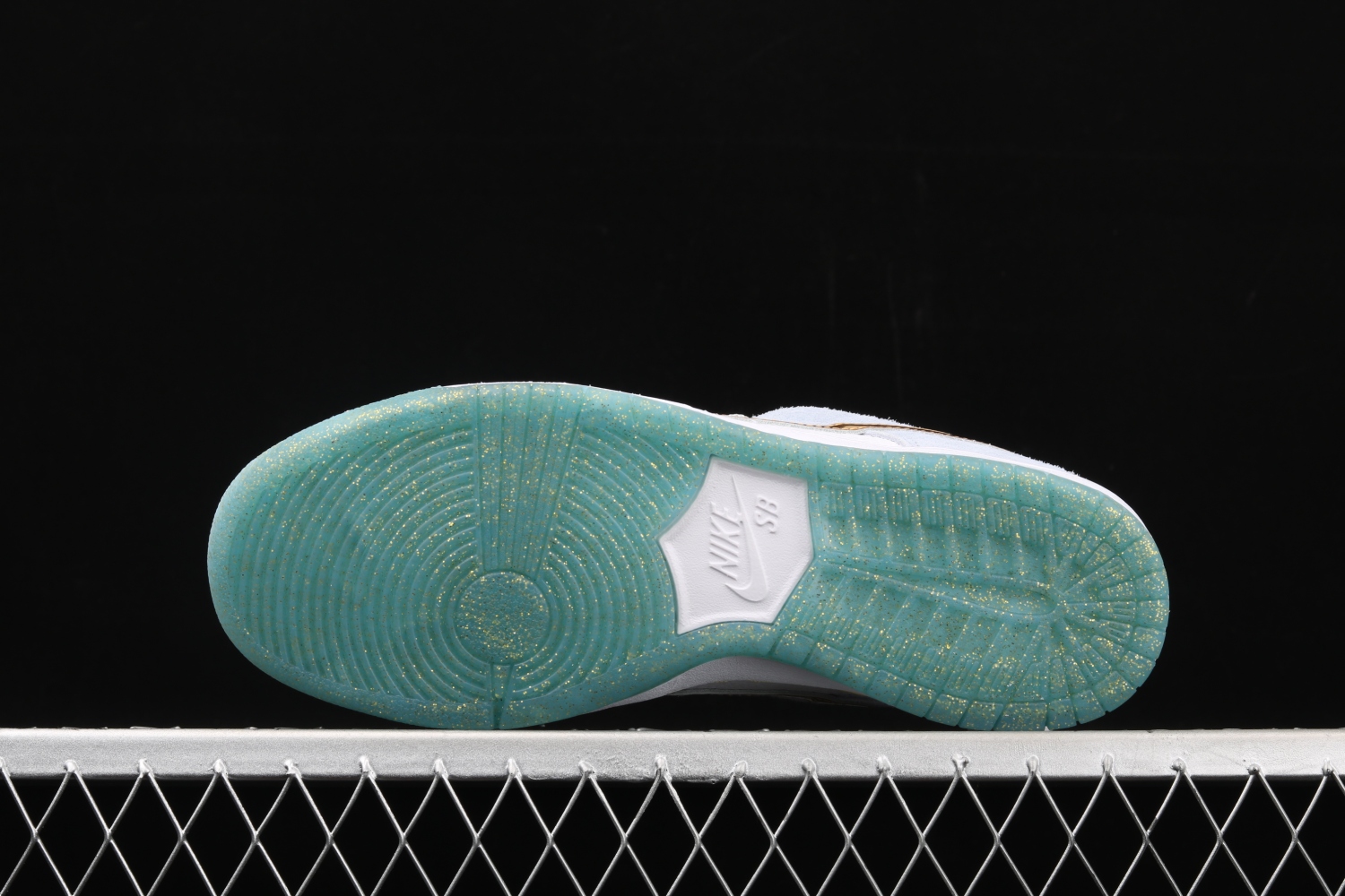 Nike SB Dunk Low Sean Cliver DC9936-100