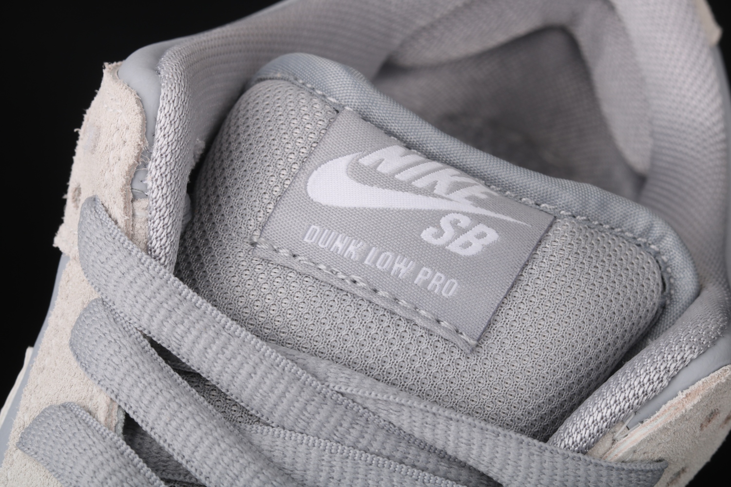 Nike SB Dunk Low Summit White Wolf Grey AR0778-110