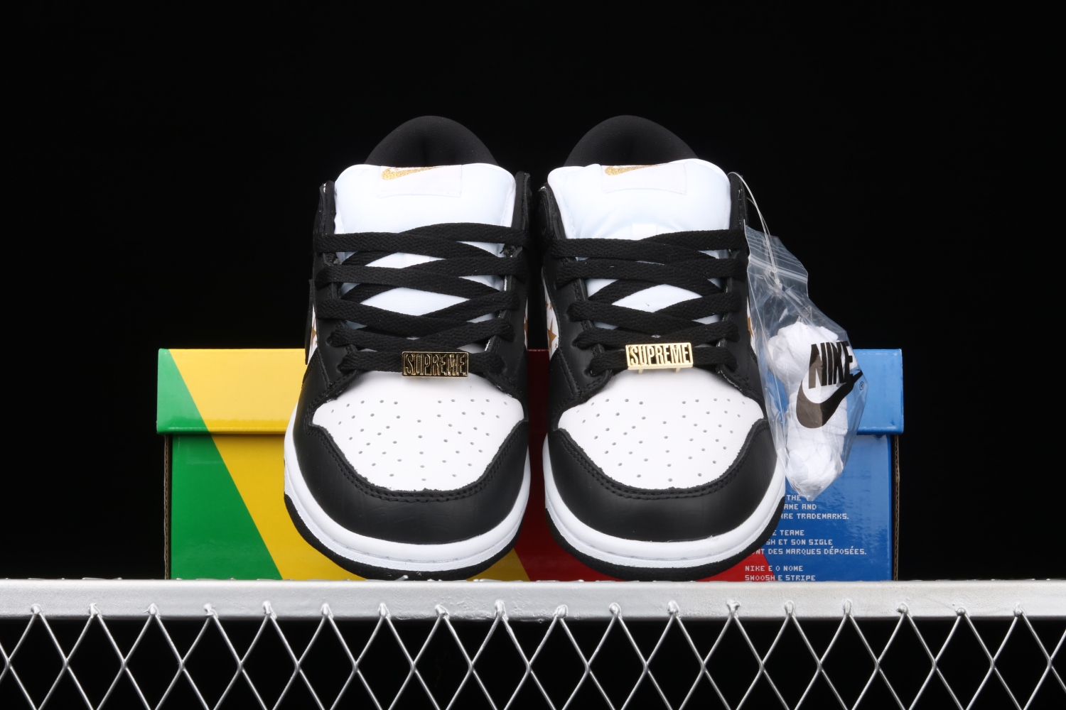 Nike SB Dunk Low Supreme Stars Black (2021) DH3228-102