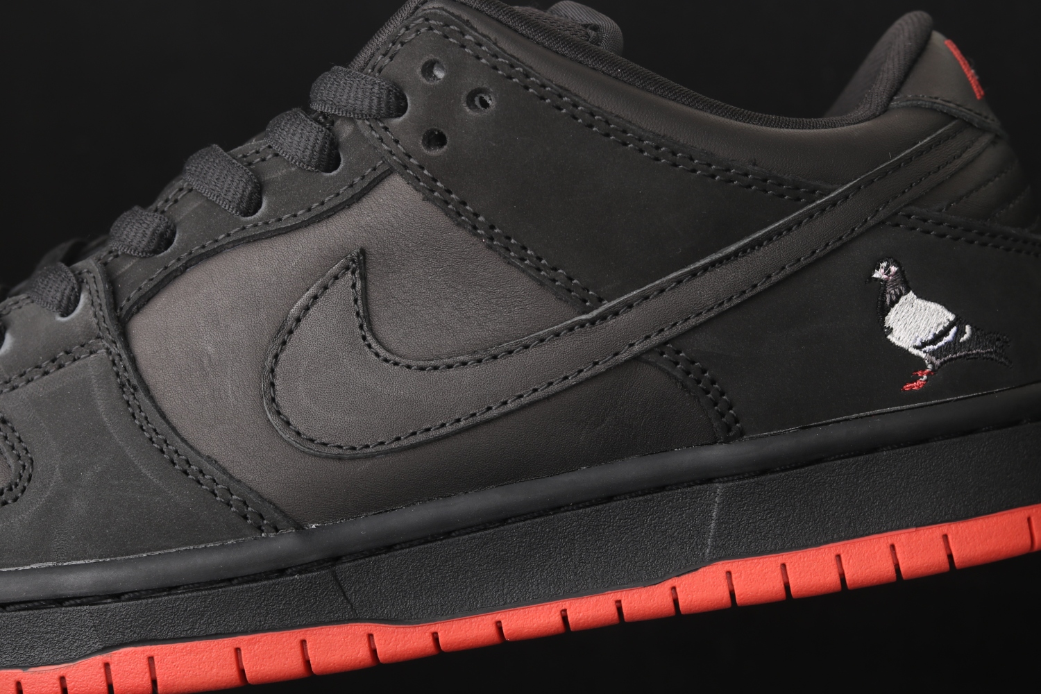 Nike SB Dunk Low TRD QS Black Pigeon 883232-008