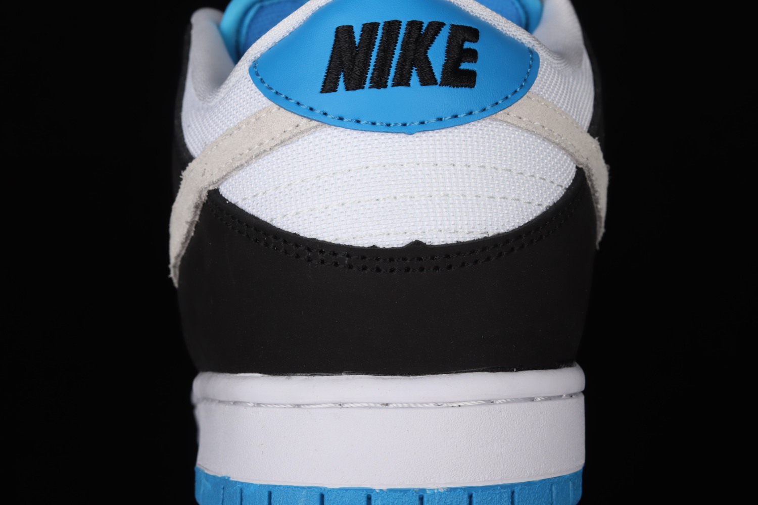 Nike SB Dunk Low Laser Blue BQ6817-101