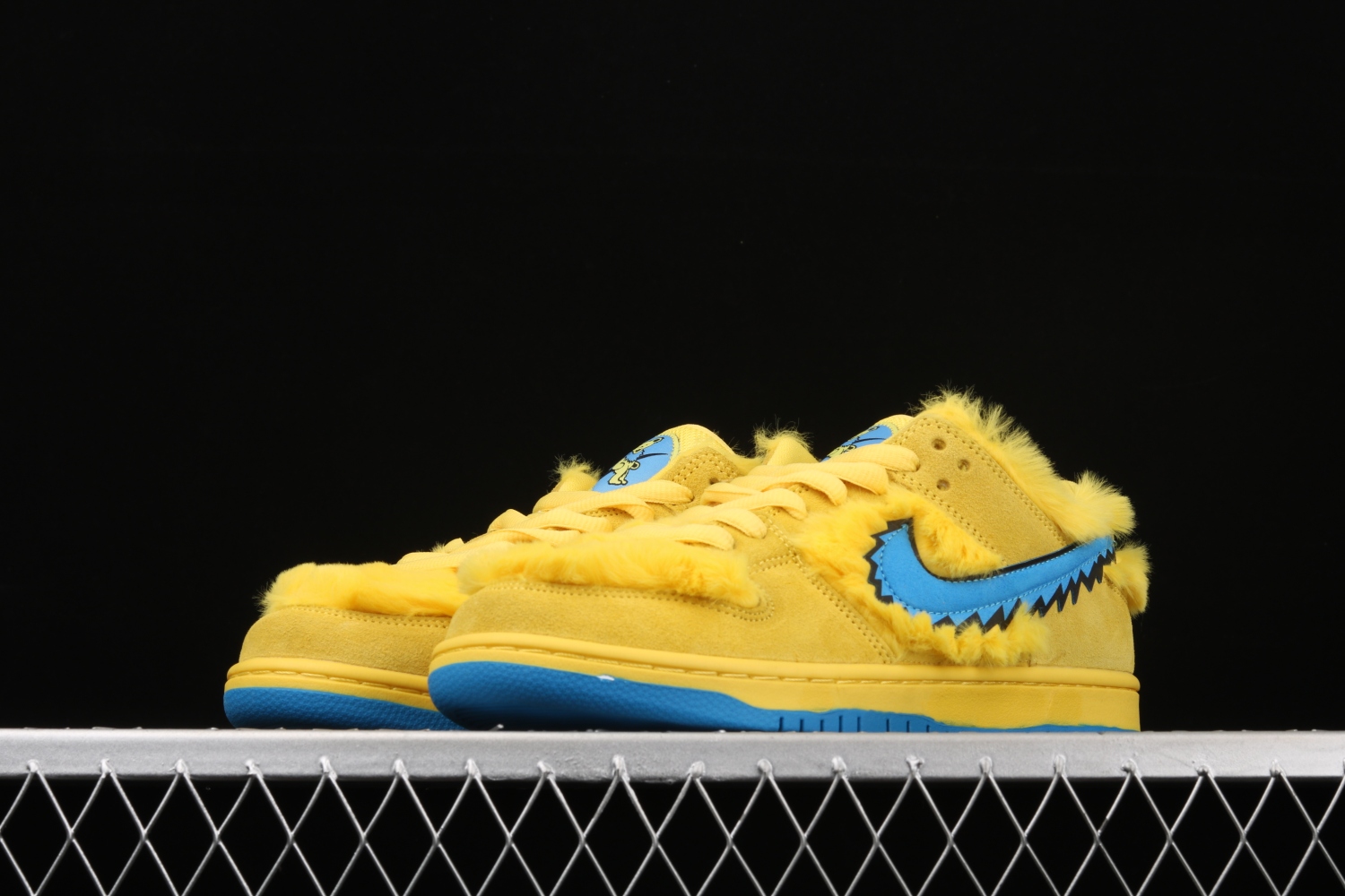 Nike SB Dunk Low Grateful Dead Bears Opti Yellow CJ5378-700