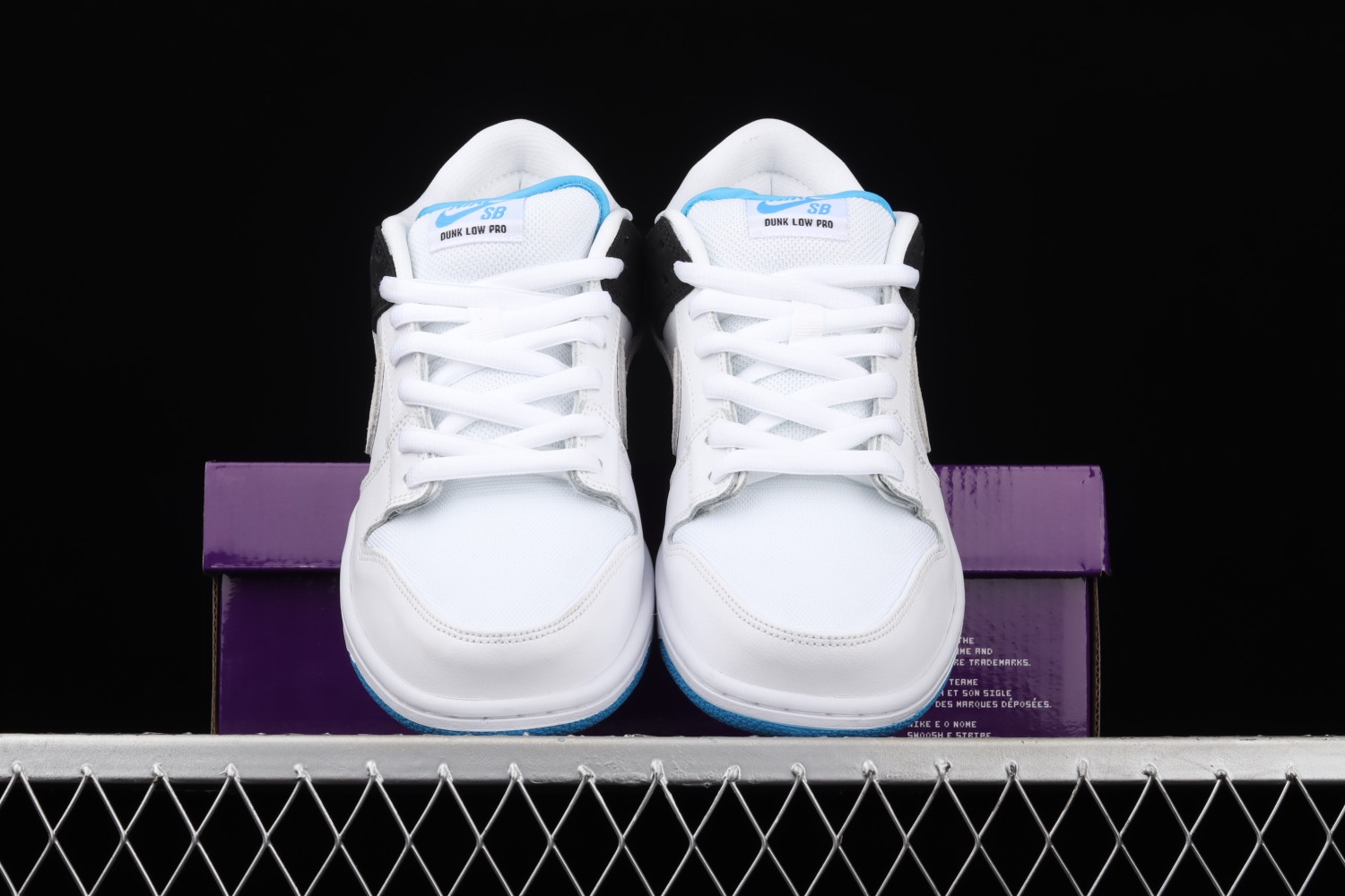 Nike SB Dunk Low Laser Blue BQ6817-101