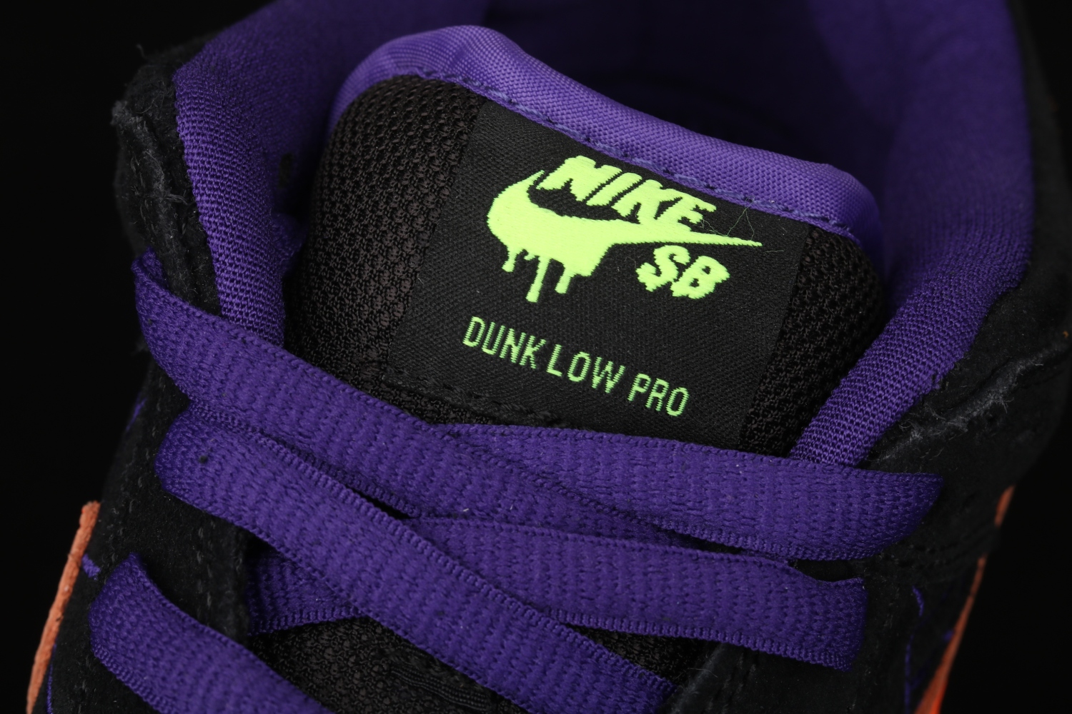 Nike SB Dunk Low Night of Mischief Halloween BQ6817-006