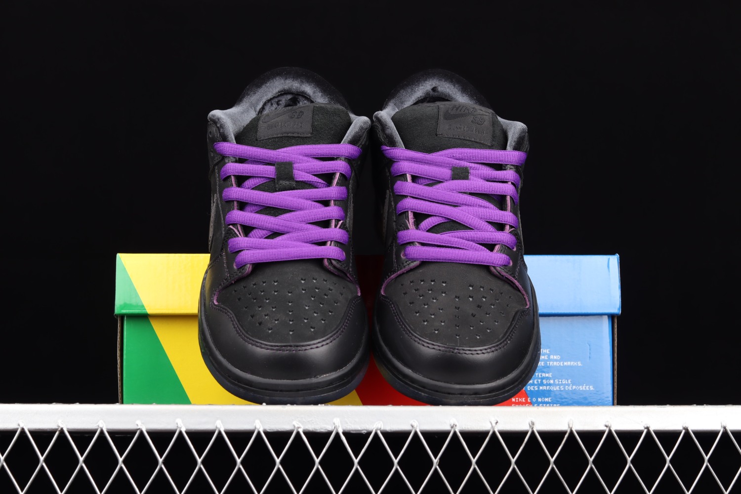 Nike SB Dunk Low Familia First Avenue DJ1159-001