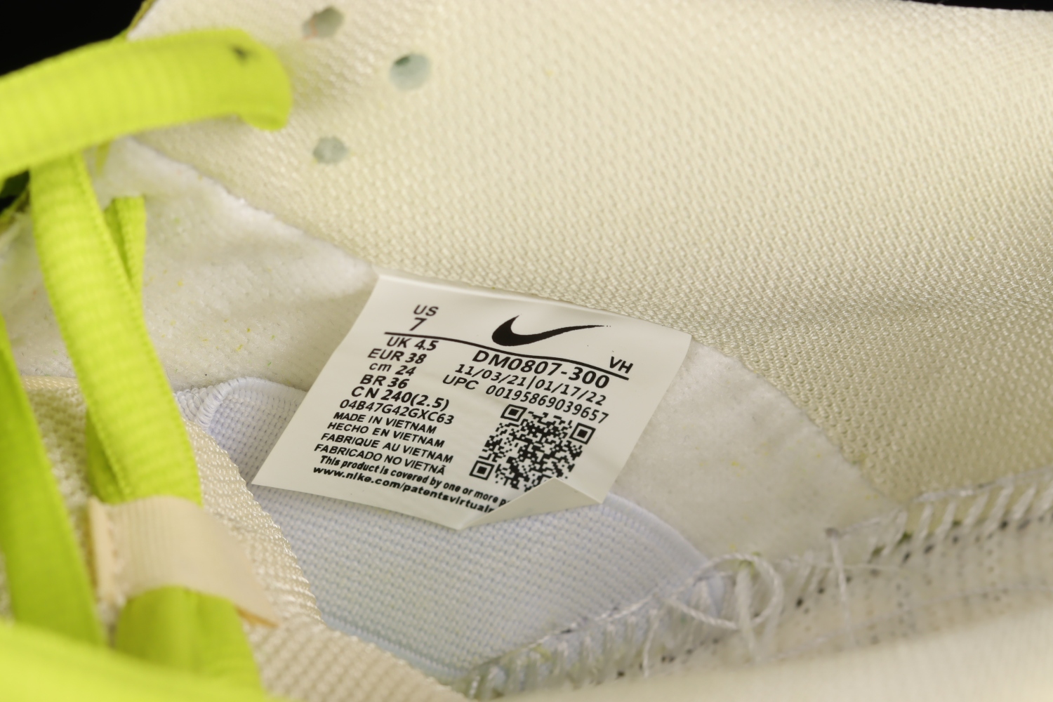 Nike SB Dunk Low Green Apple DM0807-300