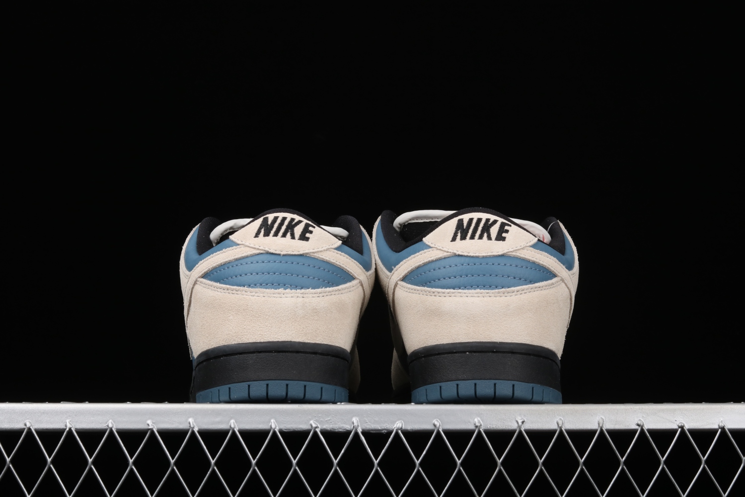 Nike SB Dunk Low Light Cream Thunderstorm BQ6817-200
