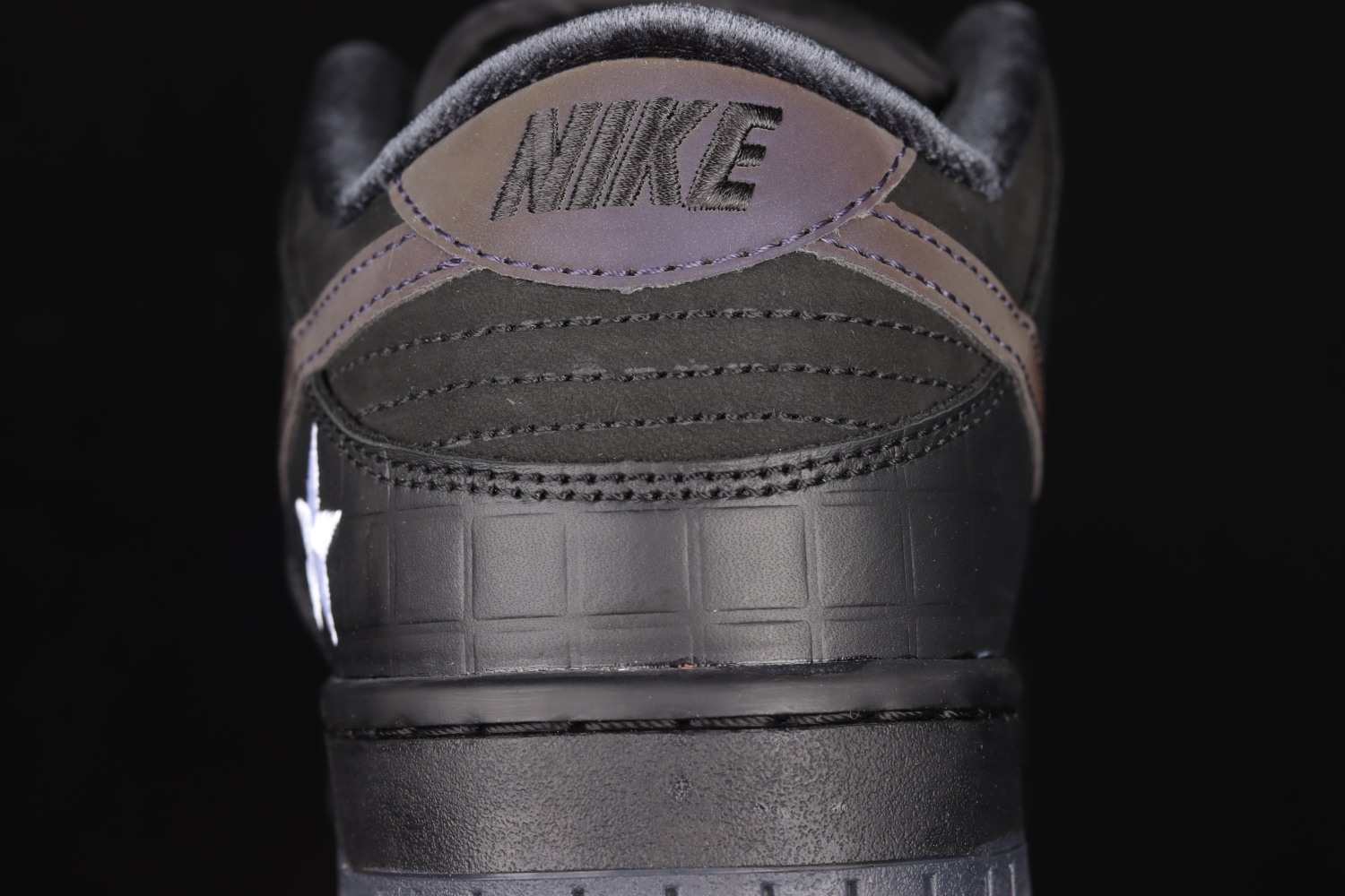 Nike SB Dunk Low Familia First Avenue DJ1159-001