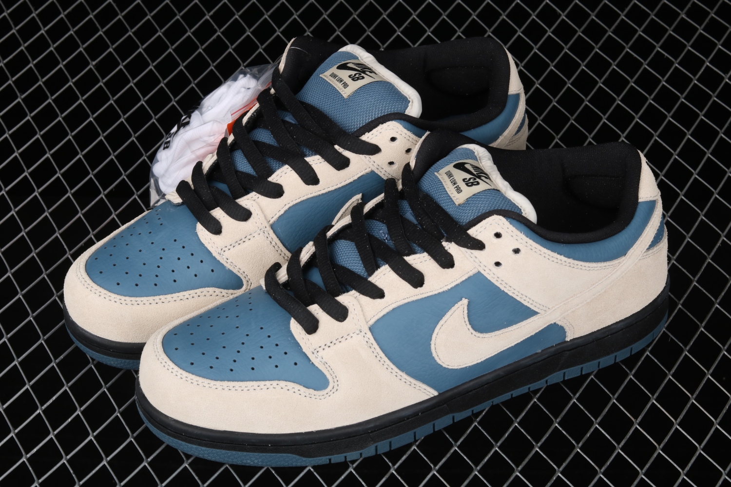 Nike SB Dunk Low Light Cream Thunderstorm BQ6817-200
