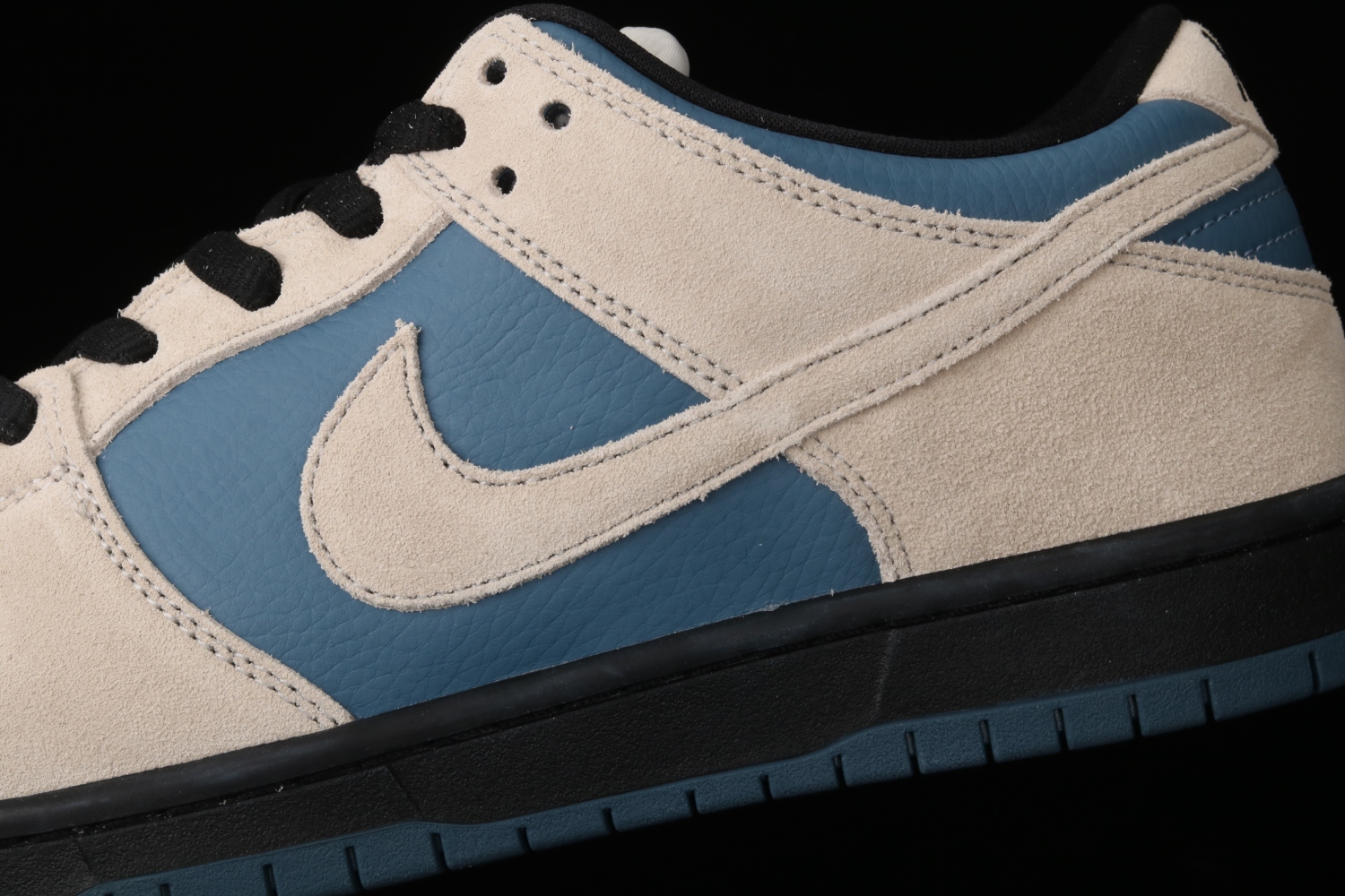 Nike SB Dunk Low Light Cream Thunderstorm BQ6817-200