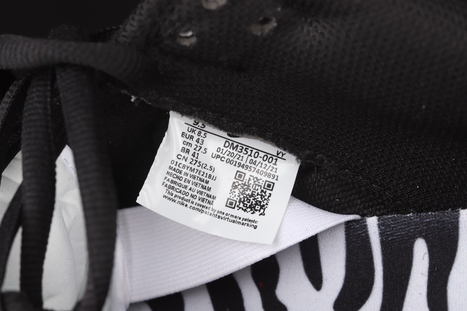 Nike SB Dunk Low OG QS Quartersnacks Zebra DM3510-001