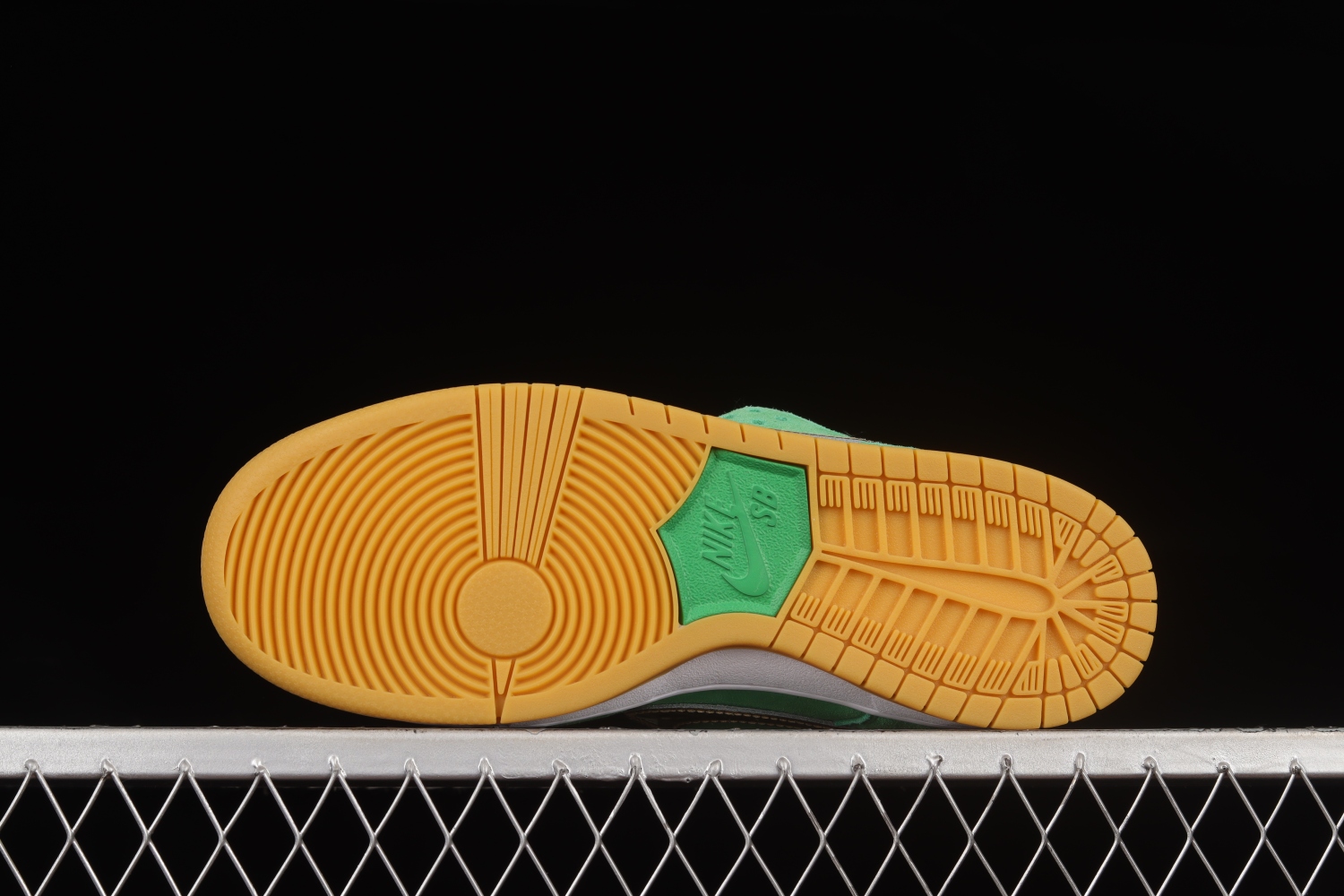 Nike SB Dunk Low Pro St. Patrick