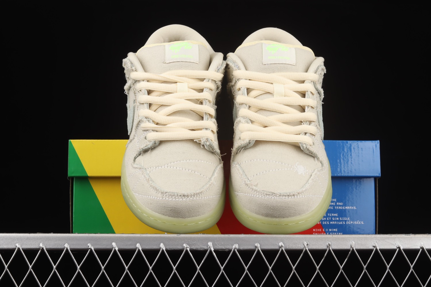 Nike SB Dunk Low Mummy DM0774-111